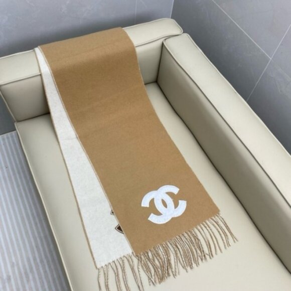Tan & White Chanel Scarf with Distinctive Brown CC Motif - Picture 1 of 8
